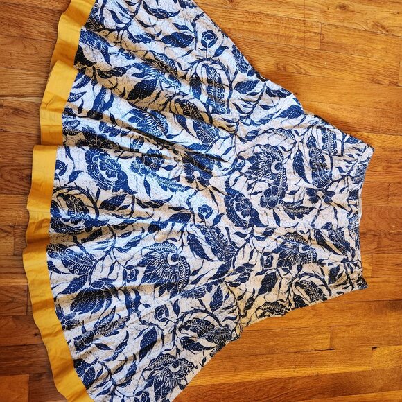 Old Navy Blue and White Floral Cotton Skirt with Yellow Trim Size Small - Picture 10 of 10